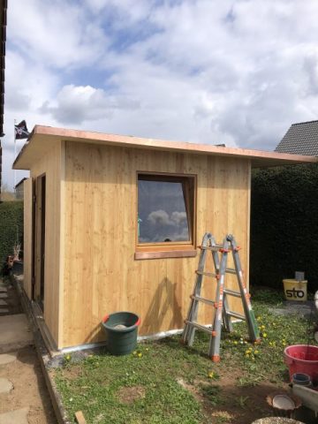 gartenhaus_mit_fenster
