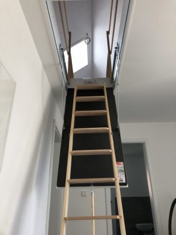 holztreppe_dachboden